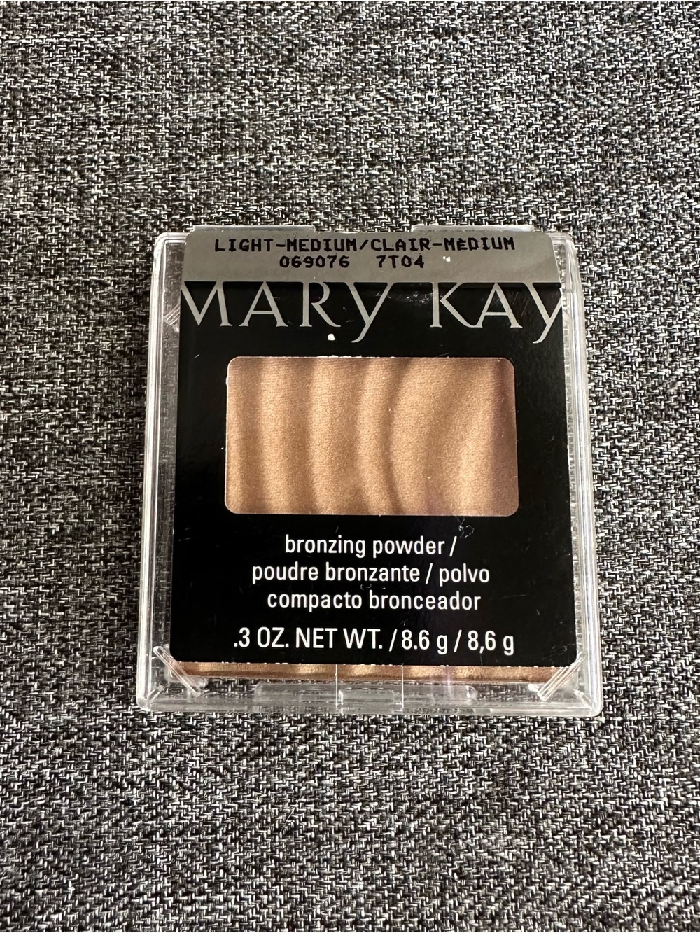 NEW Mary Kay Bronzing Powder Light Medium 069076 .3oz 8.6g NOS Discontinued